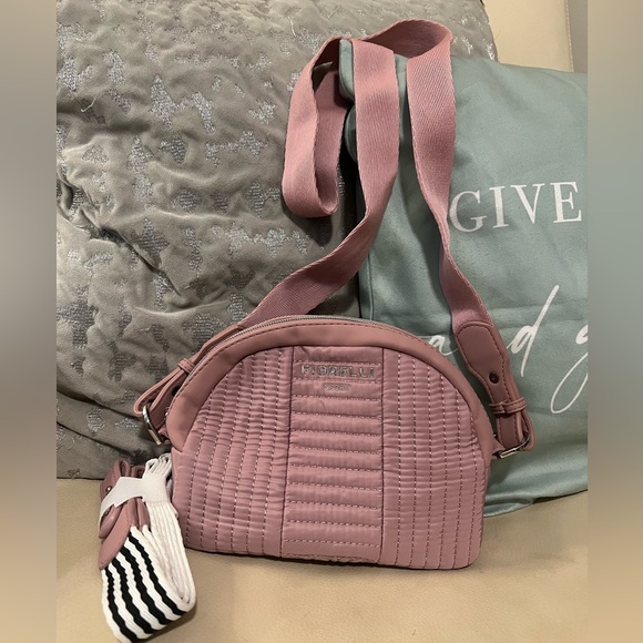 NWOT Fiorelli Sport Pink Quilted Crossbody Bag - Picture 1 of 5